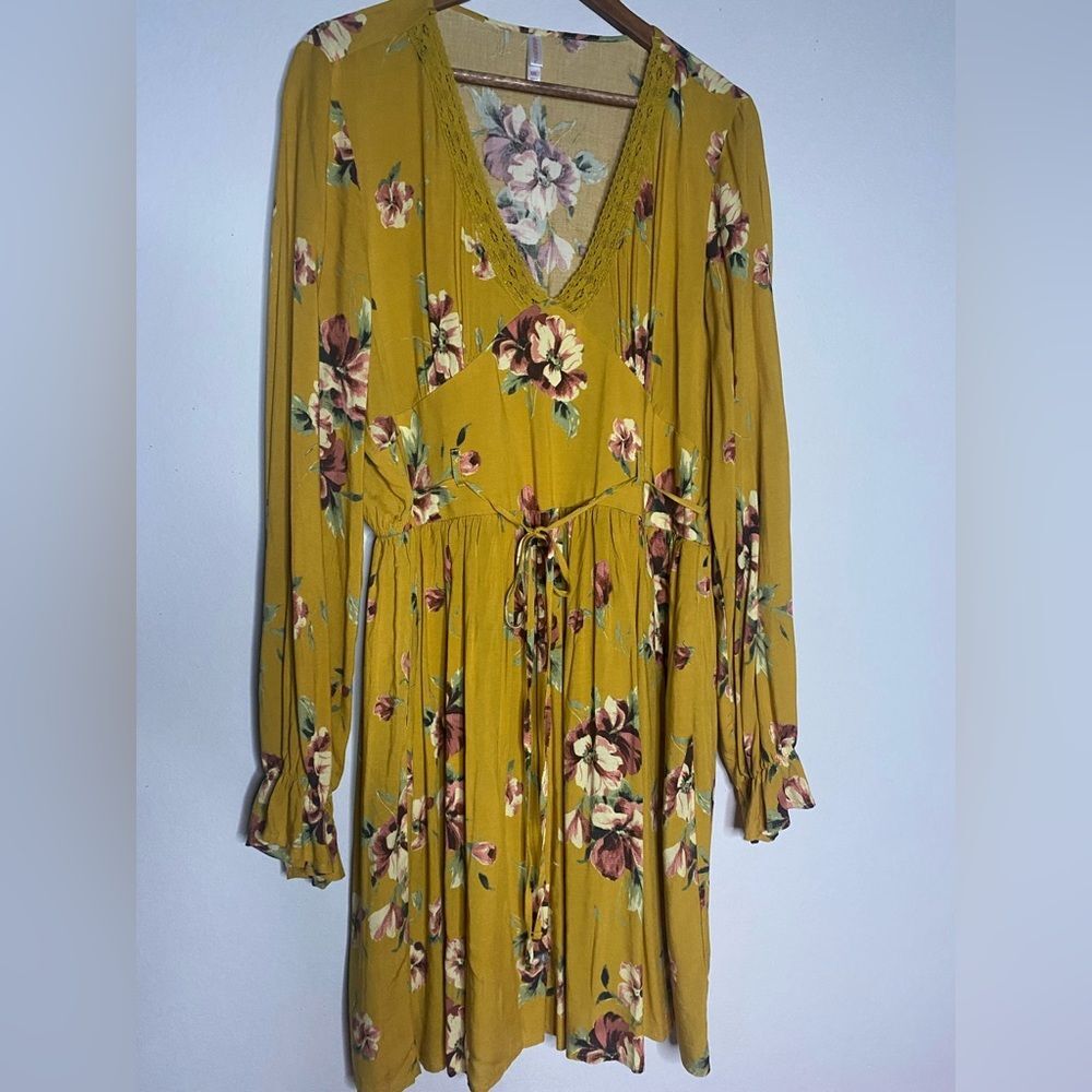 Women’s Mustard Yellow V neck Long Sleeve Floral Dress Size XXL
